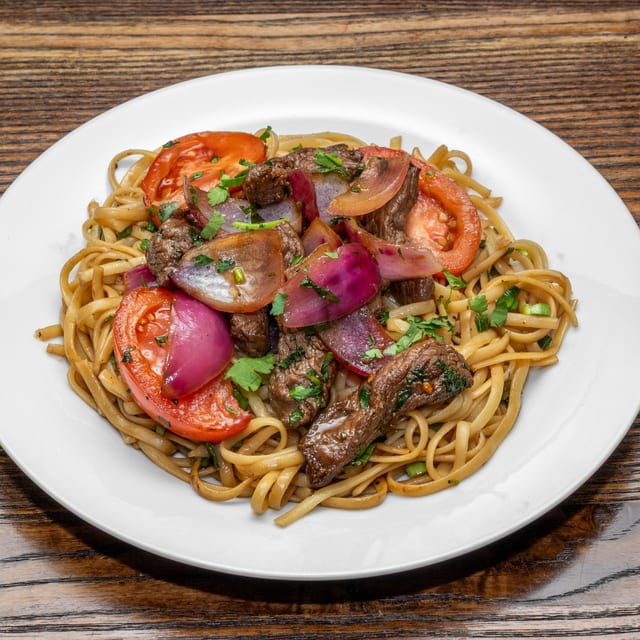 Tallarín Saltado de Carne Plate.
